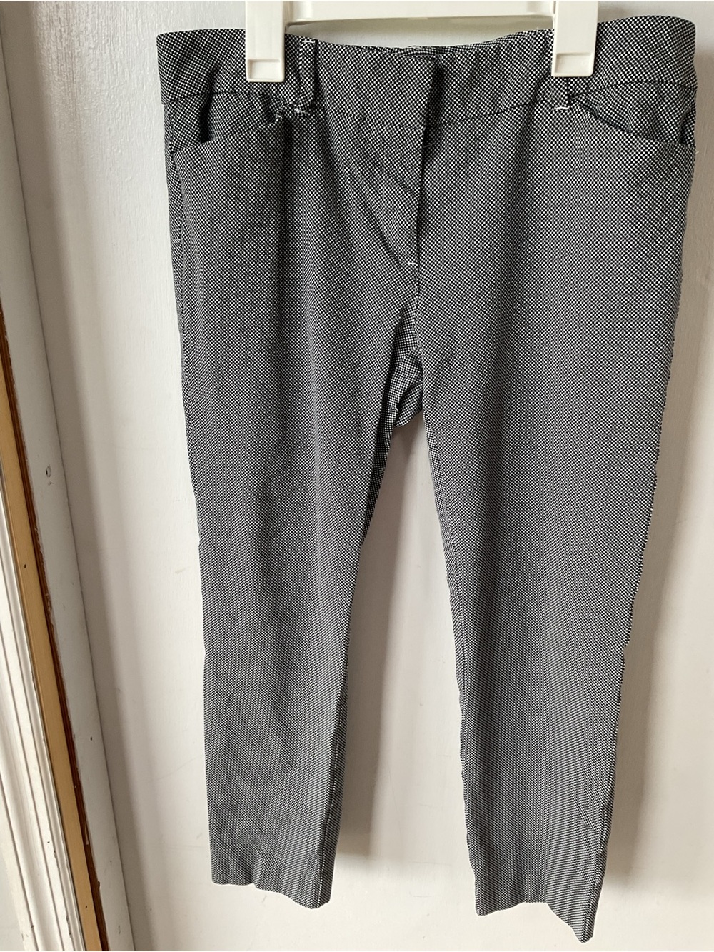New York & Co Woman’s Gray Micro-Pattern Dress Pants Size 8
